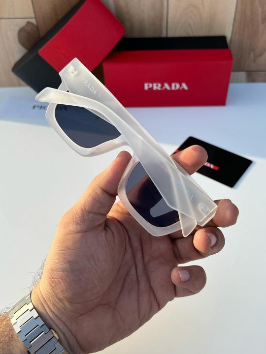 prad_a_11_white_black