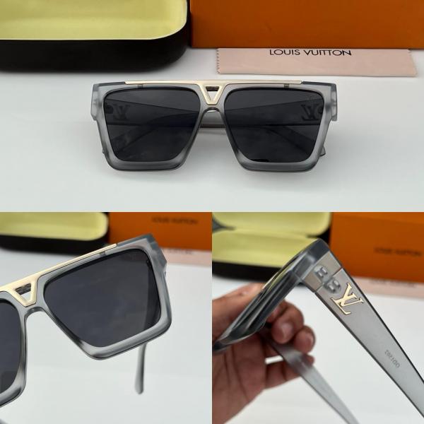 Lou_is_vuitt_1502_grey_black