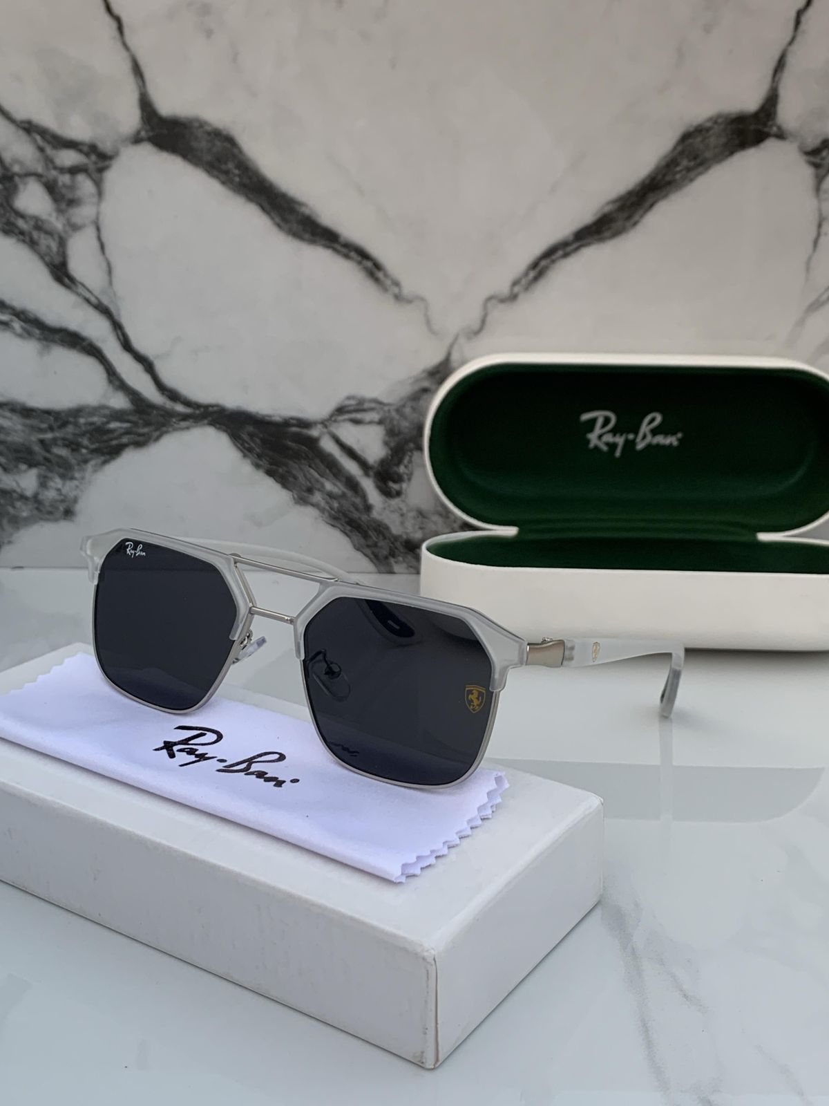 RAYBAN 04